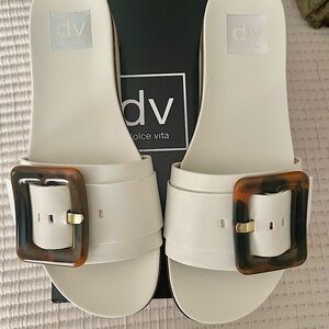 New Dolce Vita sandal sz 7.5